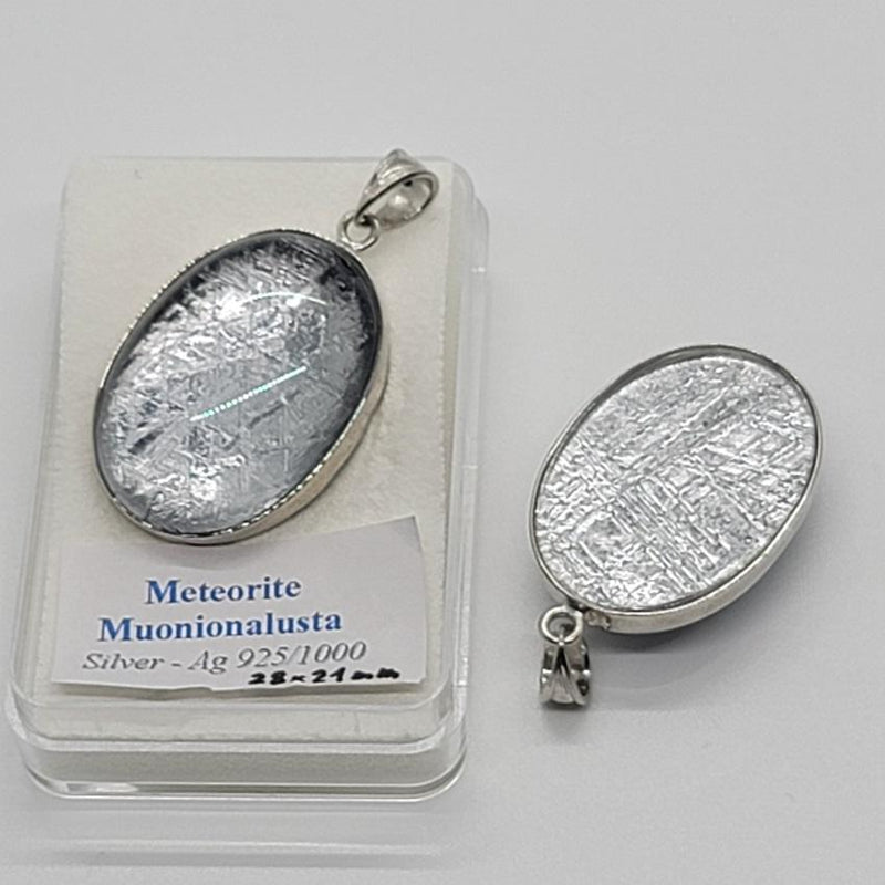 Pendant, Meteorite Oval 1.1 x .83" 10.44gr SS