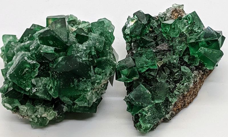 Fluorite Cluster on Matrix - R