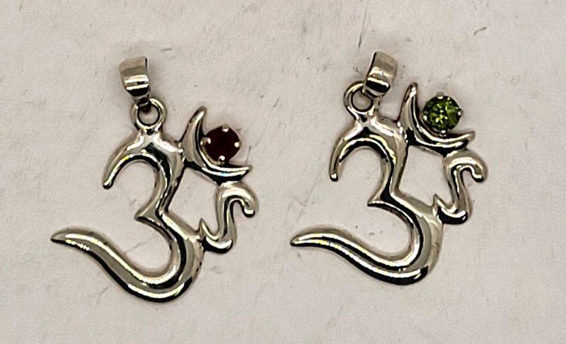 Pendant, Om