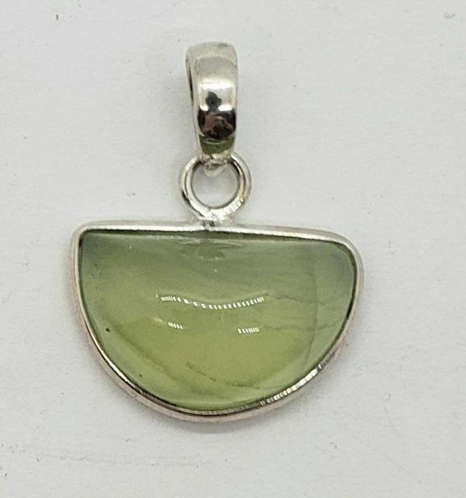 Pendant, Prehnite in sterling silver setting