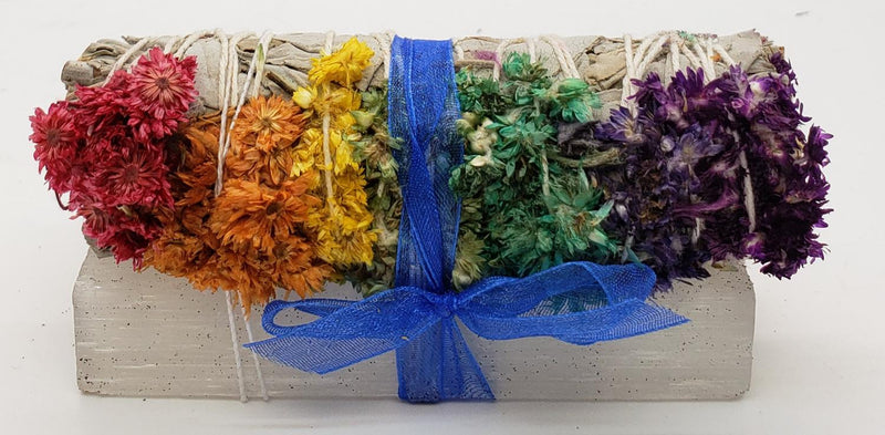 White Sage/7 Chakra Flowers/Palo Santo/Selenite Smudging Bundle