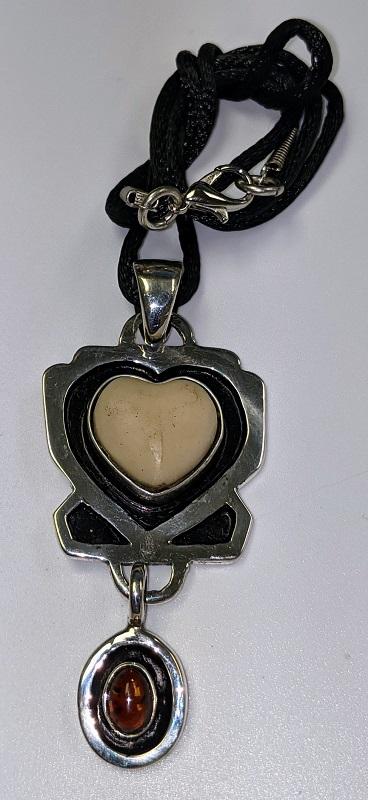 Necklace, Tagua Heart w-Oval A