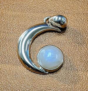 Pendant, Moon w/ Moonstone, Ra