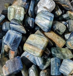 KYANITE/BLUE - Tumbled